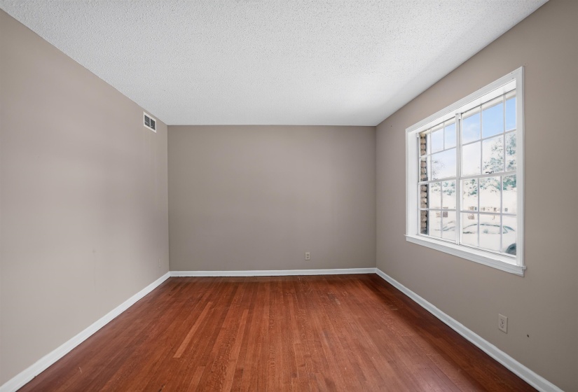 3520 LEHI DR, Memphis, Tennessee 38128, 4 Bedrooms Bedrooms, 7 Rooms Rooms,2 BathroomsBathrooms,Residential,For Sale,LEHI,10224776