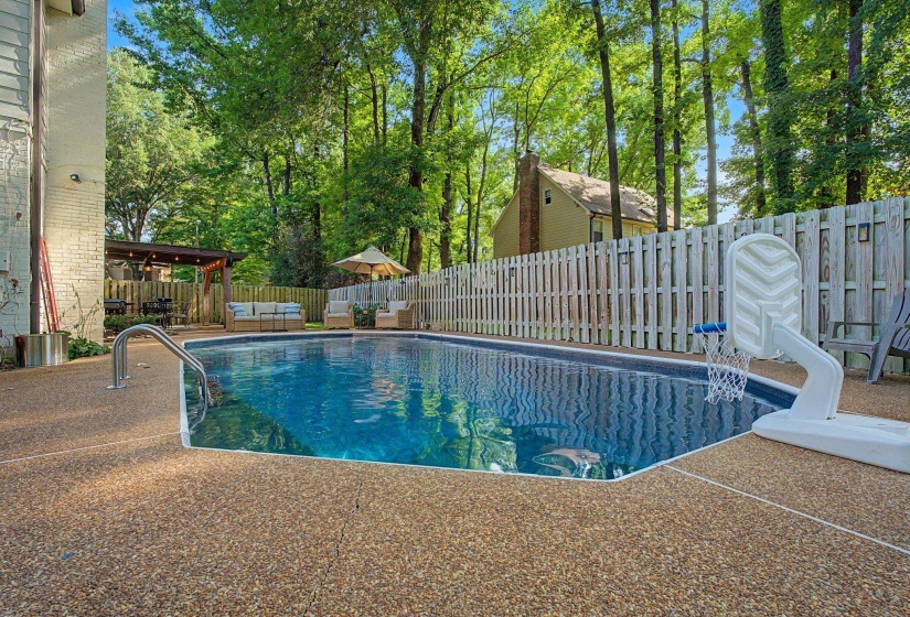 8790 KNOB OAK CV, Germantown, Tennessee 38139, 4 Bedrooms Bedrooms, 7 Rooms Rooms,2.1 BathroomsBathrooms,Residential,For Sale,KNOB OAK,10224781