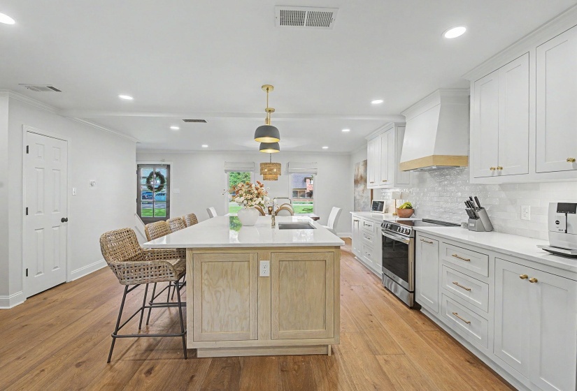 8790 KNOB OAK CV, Germantown, Tennessee 38139, 4 Bedrooms Bedrooms, 7 Rooms Rooms,2.1 BathroomsBathrooms,Residential,For Sale,KNOB OAK,10224781