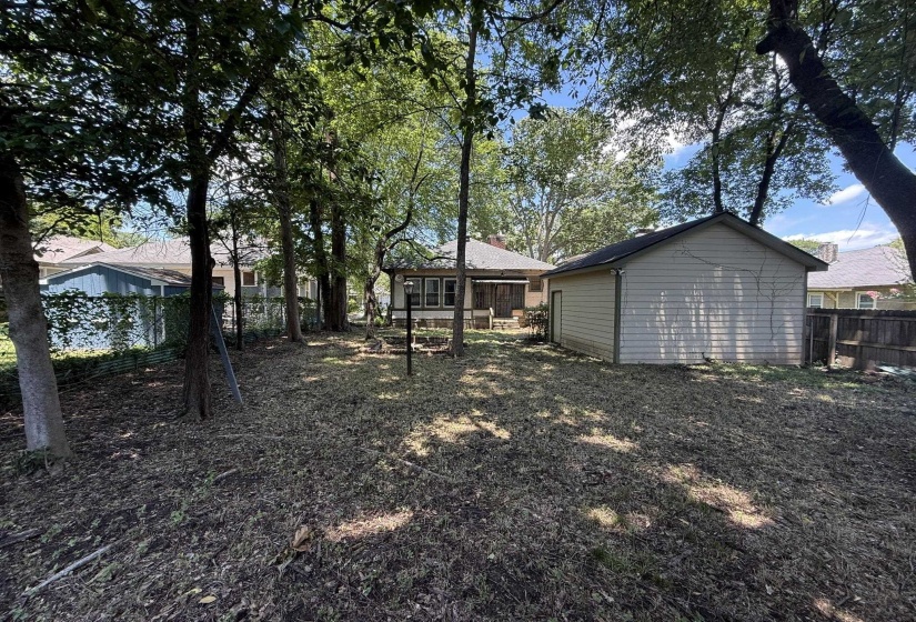 1547 FOREST AVE, Memphis, Tennessee 38112, 2 Bedrooms Bedrooms, 6 Rooms Rooms,1 BathroomBathrooms,Residential,For Sale,FOREST,10224805