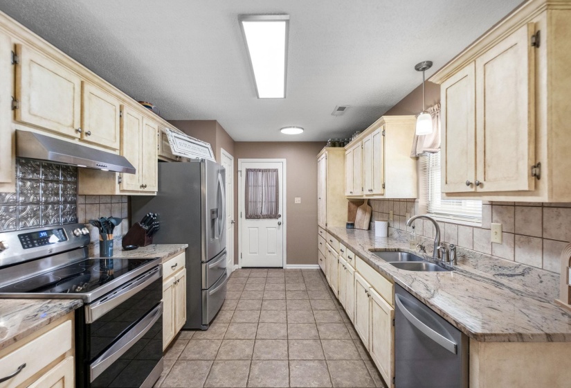 2676 ROUGHEDGE RD, Covington, Tennessee 38019, 3 Bedrooms Bedrooms, 5 Rooms Rooms,2 BathroomsBathrooms,Residential,For Sale,ROUGHEDGE,10224812