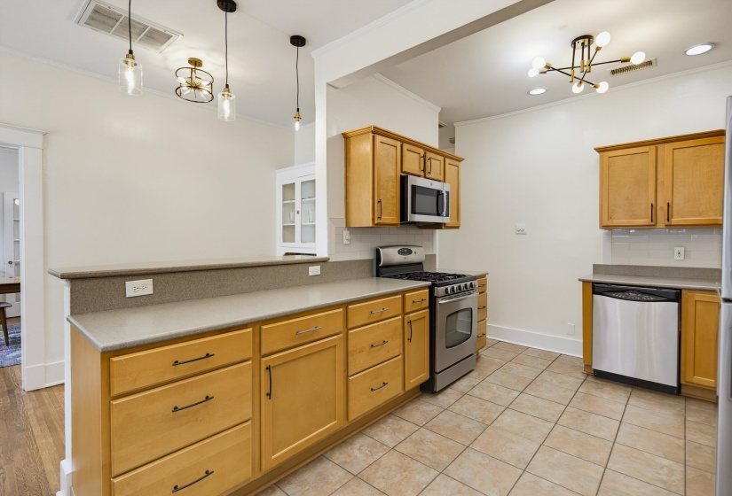 1852 LYNDALE AVE, Memphis, Tennessee 38107, 3 Bedrooms Bedrooms, 7 Rooms Rooms,2 BathroomsBathrooms,Residential,For Sale,LYNDALE,10224814