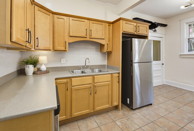 1852 LYNDALE AVE, Memphis, Tennessee 38107, 3 Bedrooms Bedrooms, 7 Rooms Rooms,2 BathroomsBathrooms,Residential,For Sale,LYNDALE,10224814