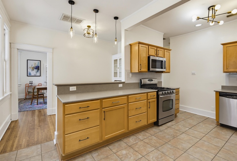 1852 LYNDALE AVE, Memphis, Tennessee 38107, 3 Bedrooms Bedrooms, 7 Rooms Rooms,2 BathroomsBathrooms,Residential,For Sale,LYNDALE,10224814
