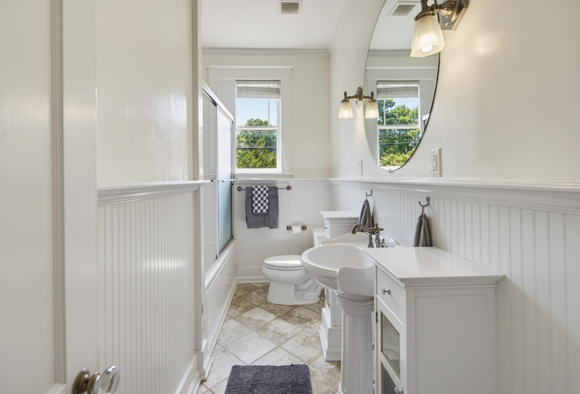 1852 LYNDALE AVE, Memphis, Tennessee 38107, 3 Bedrooms Bedrooms, 7 Rooms Rooms,2 BathroomsBathrooms,Residential,For Sale,LYNDALE,10224814