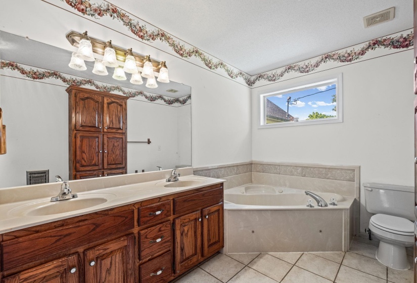 5176 59 HWY, Covington, Tennessee 38019, 2 Bedrooms Bedrooms, 5 Rooms Rooms,2 BathroomsBathrooms,Residential,For Sale,59,10224817