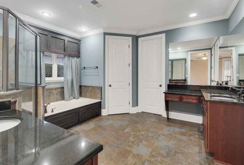 10227 MATWOOD OAK DR, Lakeland, Tennessee 38002, 5 Bedrooms Bedrooms, 10 Rooms Rooms,4.1 BathroomsBathrooms,Rental Properties,For Sale,MATWOOD OAK,10224844