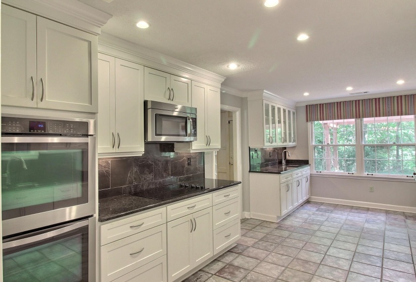 7982 DOVIE LN, Germantown, Tennessee 38138, 3 Bedrooms Bedrooms, 8 Rooms Rooms,2.1 BathroomsBathrooms,Residential,For Sale,DOVIE,10224825