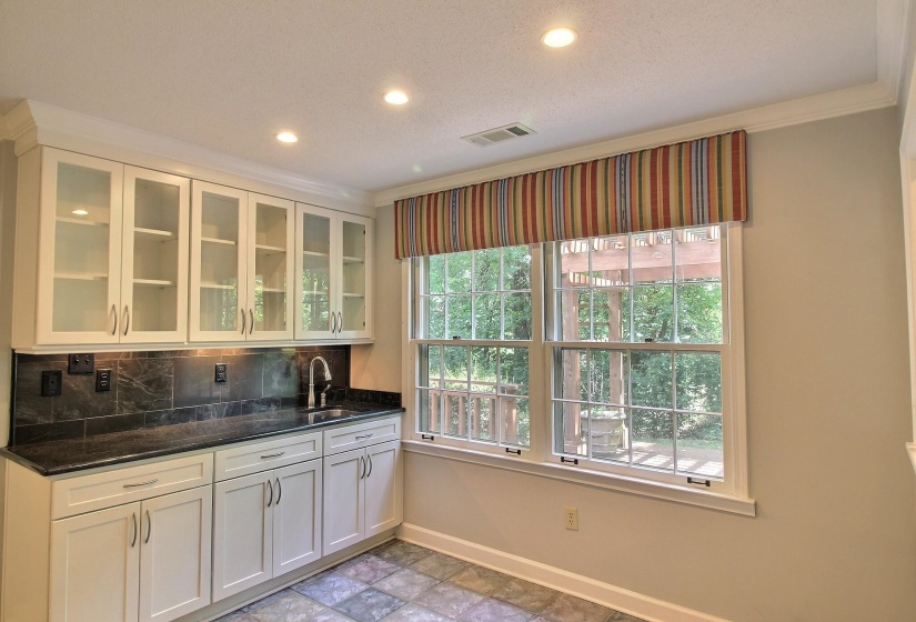 7982 DOVIE LN, Germantown, Tennessee 38138, 3 Bedrooms Bedrooms, 8 Rooms Rooms,2.1 BathroomsBathrooms,Residential,For Sale,DOVIE,10224825