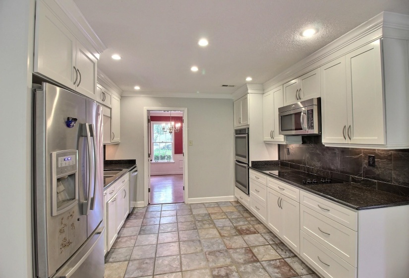 7982 DOVIE LN, Germantown, Tennessee 38138, 3 Bedrooms Bedrooms, 8 Rooms Rooms,2.1 BathroomsBathrooms,Residential,For Sale,DOVIE,10224825