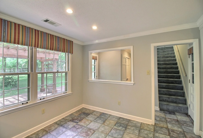 7982 DOVIE LN, Germantown, Tennessee 38138, 3 Bedrooms Bedrooms, 8 Rooms Rooms,2.1 BathroomsBathrooms,Residential,For Sale,DOVIE,10224825