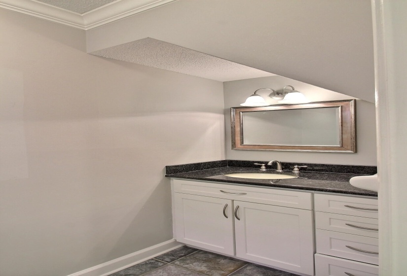 7982 DOVIE LN, Germantown, Tennessee 38138, 3 Bedrooms Bedrooms, 8 Rooms Rooms,2.1 BathroomsBathrooms,Residential,For Sale,DOVIE,10224825