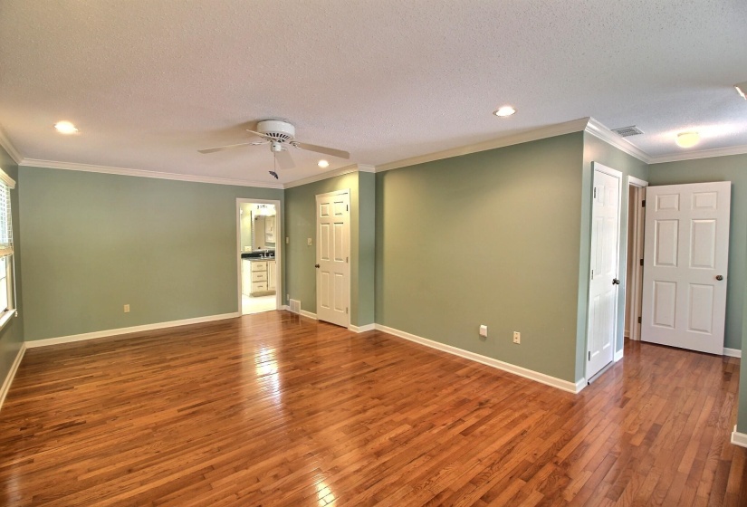 7982 DOVIE LN, Germantown, Tennessee 38138, 3 Bedrooms Bedrooms, 8 Rooms Rooms,2.1 BathroomsBathrooms,Residential,For Sale,DOVIE,10224825