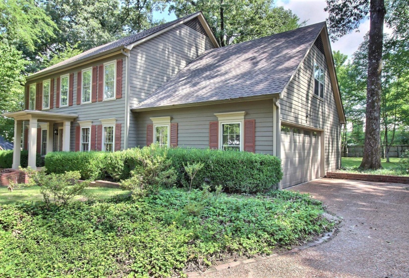 7982 DOVIE LN, Germantown, Tennessee 38138, 3 Bedrooms Bedrooms, 8 Rooms Rooms,2.1 BathroomsBathrooms,Residential,For Sale,DOVIE,10224825