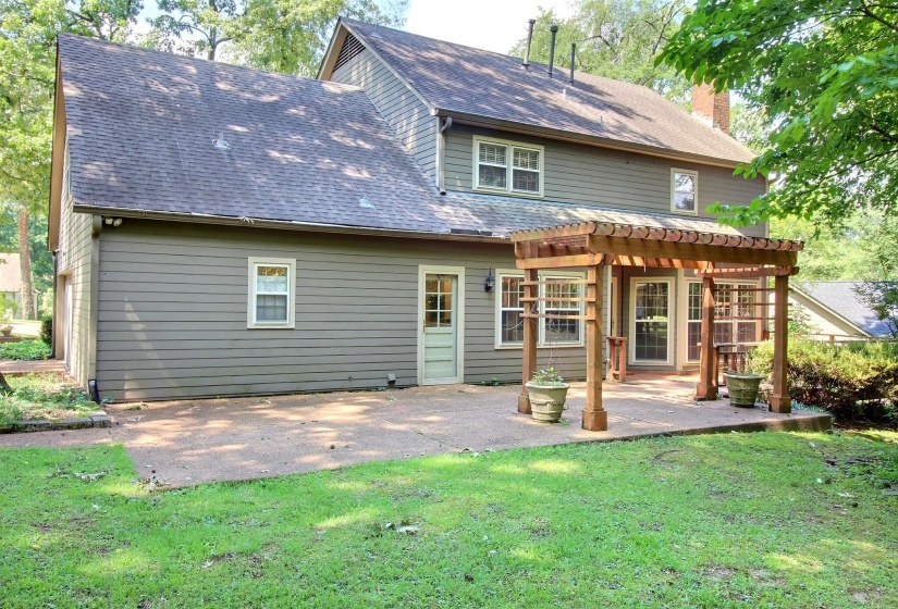 7982 DOVIE LN, Germantown, Tennessee 38138, 3 Bedrooms Bedrooms, 8 Rooms Rooms,2.1 BathroomsBathrooms,Residential,For Sale,DOVIE,10224825