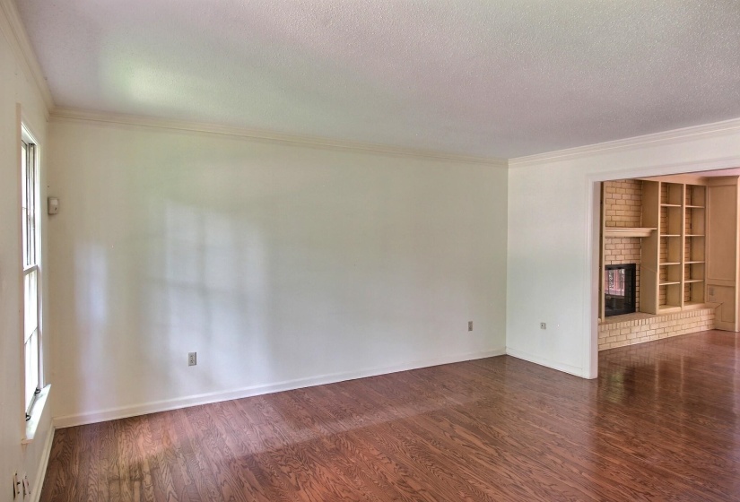 7982 DOVIE LN, Germantown, Tennessee 38138, 3 Bedrooms Bedrooms, 8 Rooms Rooms,2.1 BathroomsBathrooms,Residential,For Sale,DOVIE,10224825