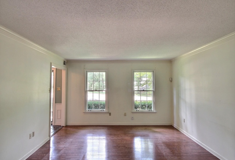 7982 DOVIE LN, Germantown, Tennessee 38138, 3 Bedrooms Bedrooms, 8 Rooms Rooms,2.1 BathroomsBathrooms,Residential,For Sale,DOVIE,10224825