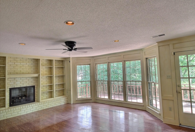 7982 DOVIE LN, Germantown, Tennessee 38138, 3 Bedrooms Bedrooms, 8 Rooms Rooms,2.1 BathroomsBathrooms,Residential,For Sale,DOVIE,10224825