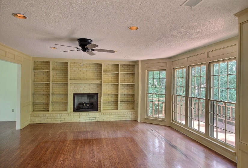 7982 DOVIE LN, Germantown, Tennessee 38138, 3 Bedrooms Bedrooms, 8 Rooms Rooms,2.1 BathroomsBathrooms,Residential,For Sale,DOVIE,10224825