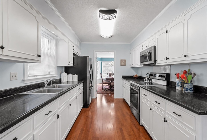 7956 GAYLE LN, Germantown, Tennessee 38138, 4 Bedrooms Bedrooms, 8 Rooms Rooms,2.1 BathroomsBathrooms,Residential,For Sale,GAYLE,10224828