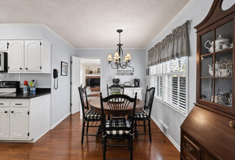 7956 GAYLE LN, Germantown, Tennessee 38138, 4 Bedrooms Bedrooms, 8 Rooms Rooms,2.1 BathroomsBathrooms,Residential,For Sale,GAYLE,10224828
