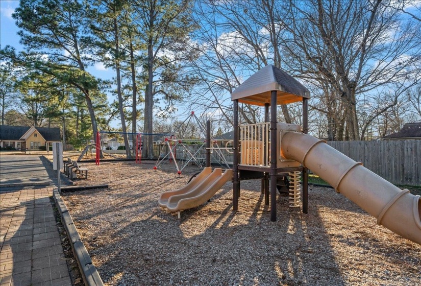 7956 GAYLE LN, Germantown, Tennessee 38138, 4 Bedrooms Bedrooms, 8 Rooms Rooms,2.1 BathroomsBathrooms,Residential,For Sale,GAYLE,10224828