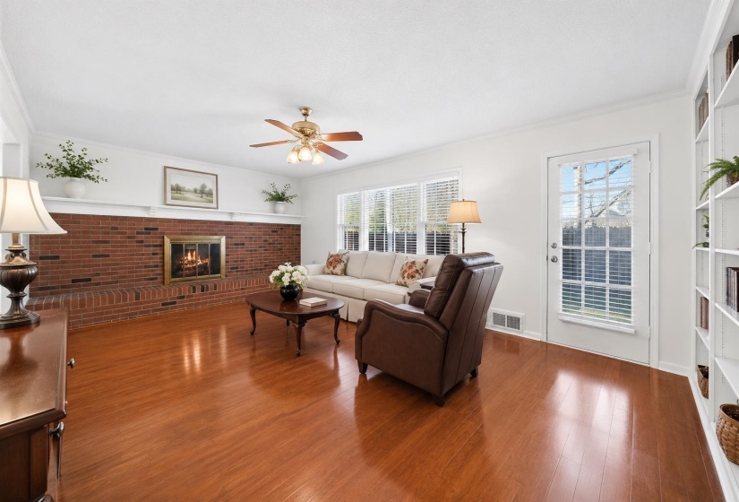 7956 GAYLE LN, Germantown, Tennessee 38138, 4 Bedrooms Bedrooms, 8 Rooms Rooms,2.1 BathroomsBathrooms,Residential,For Sale,GAYLE,10224828
