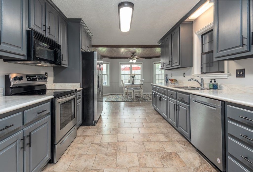 6424 HAWKS CALL LN, Bartlett, Tennessee 38135, 4 Bedrooms Bedrooms, 10 Rooms Rooms,3.1 BathroomsBathrooms,Residential,For Sale,HAWKS CALL,10224839