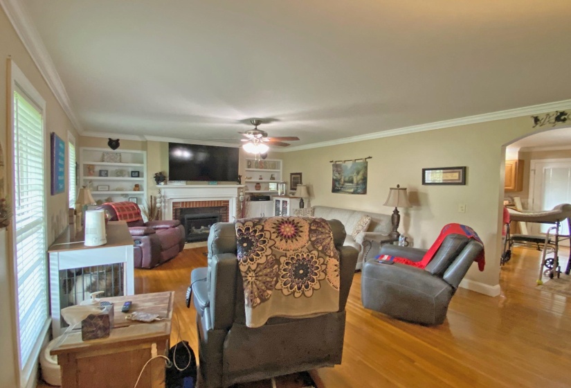 90 JAGGERS LN, Savannah, Tennessee 38372, 4 Bedrooms Bedrooms, 11 Rooms Rooms,3 BathroomsBathrooms,Residential,For Sale,JAGGERS,10224849