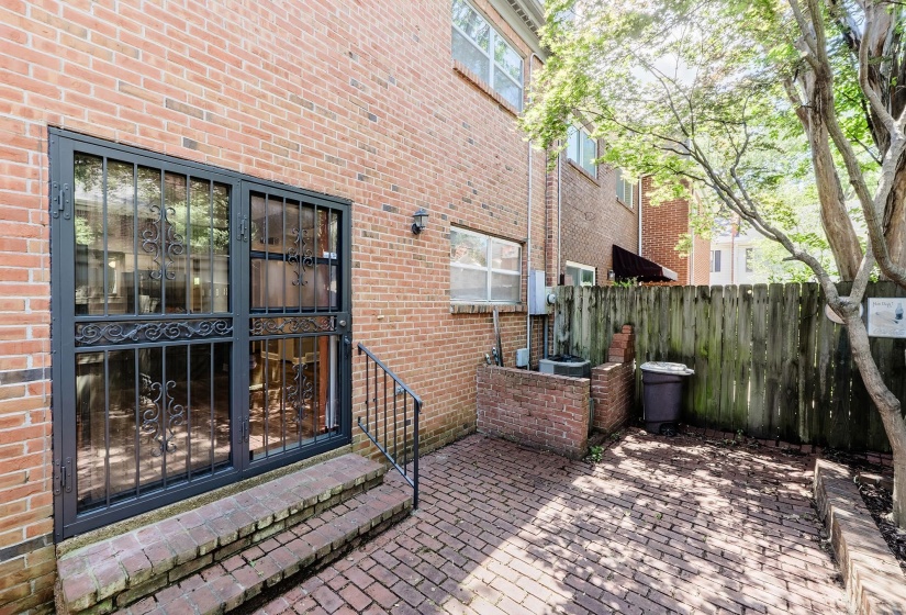 867 YATES RD, Memphis, Tennessee 38120, 2 Bedrooms Bedrooms, 6 Rooms Rooms,2.1 BathroomsBathrooms,Residential,For Sale,YATES,10224852