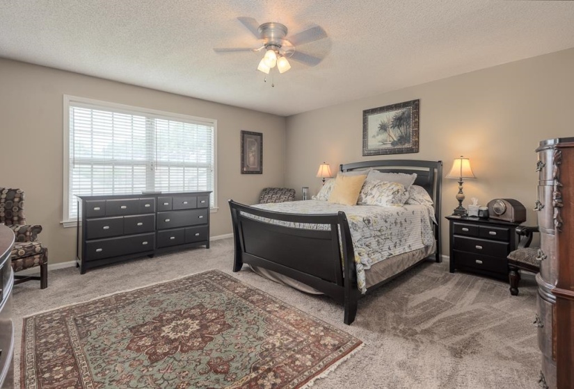 8145 HUNTERS GROVE LN, Germantown, Tennessee 38138, 3 Bedrooms Bedrooms, 6 Rooms Rooms,2.1 BathroomsBathrooms,Residential,For Sale,HUNTERS GROVE,10224855