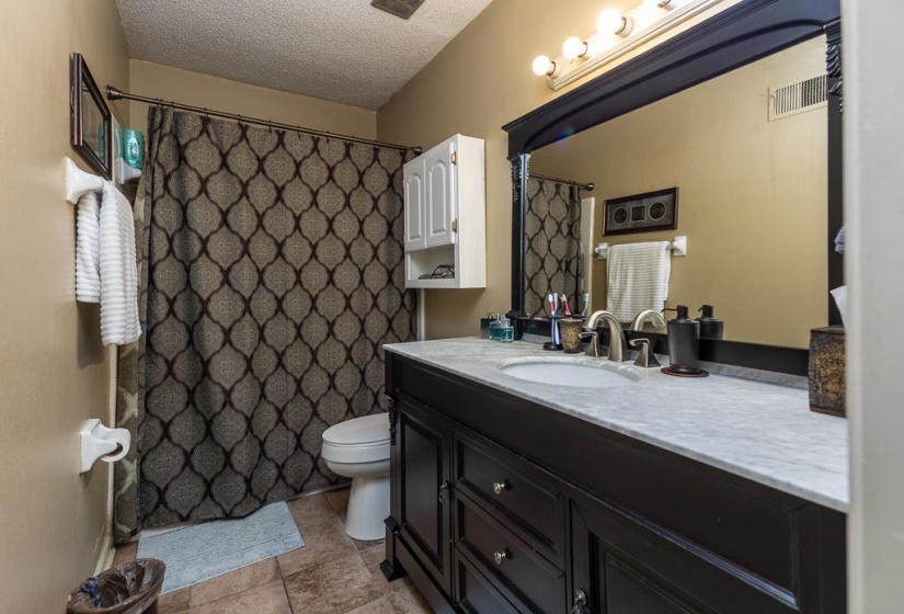 8145 HUNTERS GROVE LN, Germantown, Tennessee 38138, 3 Bedrooms Bedrooms, 6 Rooms Rooms,2.1 BathroomsBathrooms,Residential,For Sale,HUNTERS GROVE,10224855