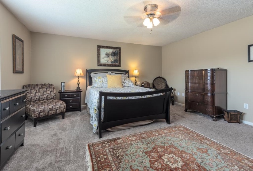 8145 HUNTERS GROVE LN, Germantown, Tennessee 38138, 3 Bedrooms Bedrooms, 6 Rooms Rooms,2.1 BathroomsBathrooms,Residential,For Sale,HUNTERS GROVE,10224855