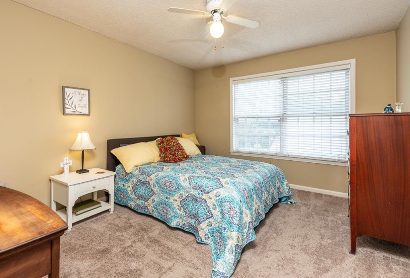 8145 HUNTERS GROVE LN, Germantown, Tennessee 38138, 3 Bedrooms Bedrooms, 6 Rooms Rooms,2.1 BathroomsBathrooms,Residential,For Sale,HUNTERS GROVE,10224855