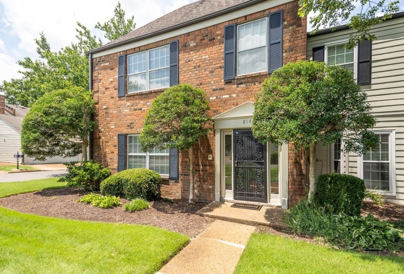 8145 HUNTERS GROVE LN, Germantown, Tennessee 38138, 3 Bedrooms Bedrooms, 6 Rooms Rooms,2.1 BathroomsBathrooms,Residential,For Sale,HUNTERS GROVE,10224855