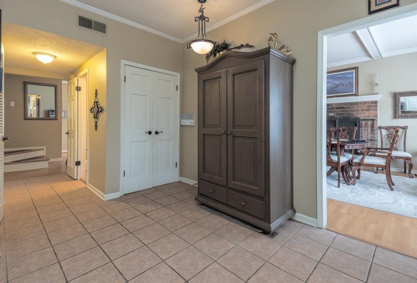 8145 HUNTERS GROVE LN, Germantown, Tennessee 38138, 3 Bedrooms Bedrooms, 6 Rooms Rooms,2.1 BathroomsBathrooms,Residential,For Sale,HUNTERS GROVE,10224855