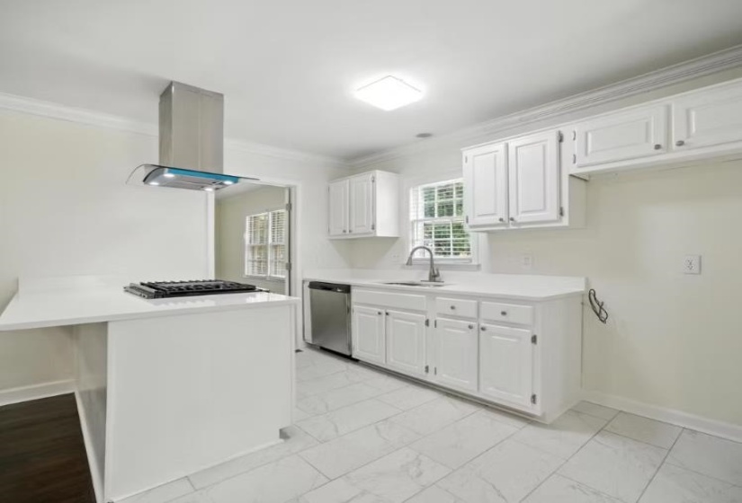 473 VAUGHN RD, Memphis, Tennessee 38122, 3 Bedrooms Bedrooms, 6 Rooms Rooms,2 BathroomsBathrooms,Residential,For Sale,VAUGHN,10195303