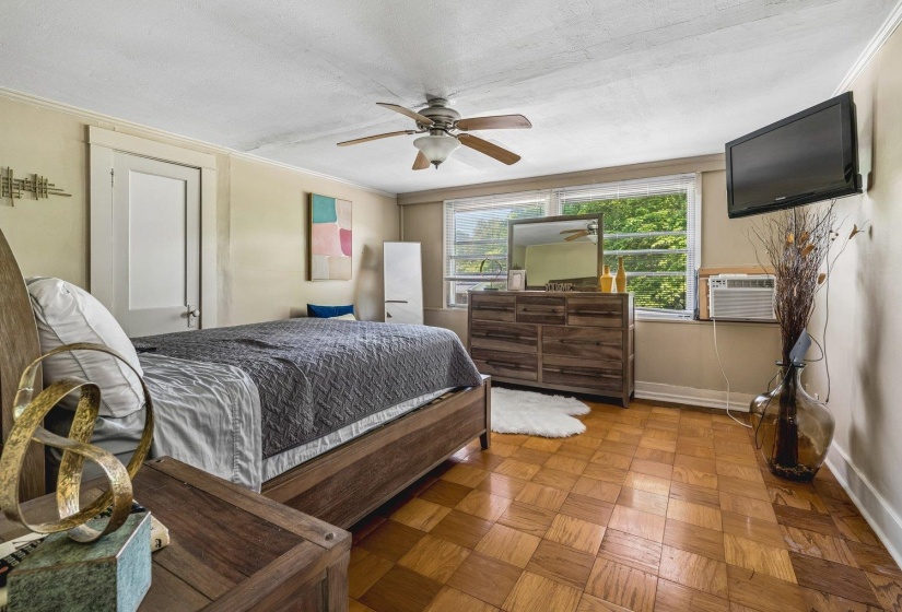 703 EVERGREEN ST, Memphis, Tennessee 38107, 3 Bedrooms Bedrooms, ,2 BathroomsBathrooms,Duplexes,For Sale,EVERGREEN,10224879