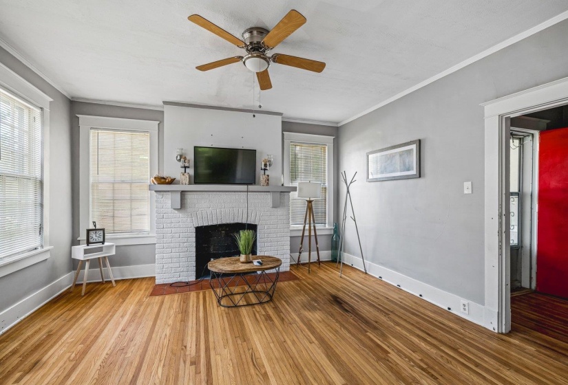 703 EVERGREEN ST, Memphis, Tennessee 38107, 3 Bedrooms Bedrooms, ,2 BathroomsBathrooms,Duplexes,For Sale,EVERGREEN,10224879