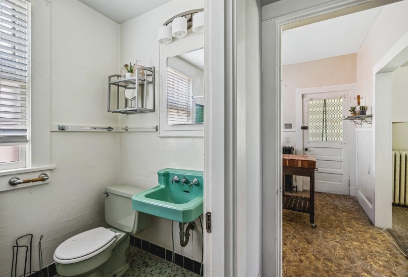 703 EVERGREEN ST, Memphis, Tennessee 38107, 3 Bedrooms Bedrooms, ,2 BathroomsBathrooms,Duplexes,For Sale,EVERGREEN,10224879
