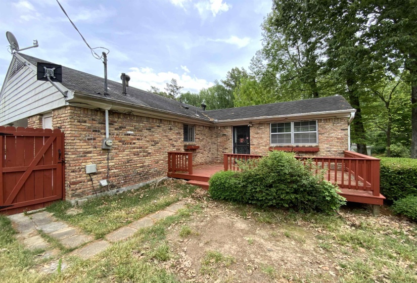 3731 HELMWOOD ST, Memphis, Tennessee 38127, 3 Bedroom Bedrooms, 7 Room Rooms,1.1 BathroomBathrooms,Residential,For Sale,HELMWOOD,0,10219384