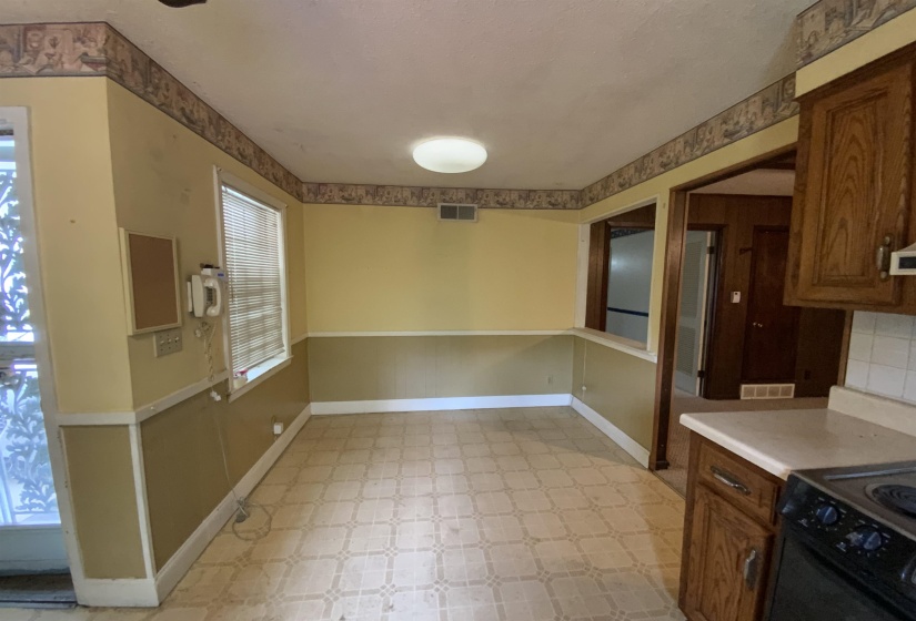 3731 HELMWOOD ST, Memphis, Tennessee 38127, 3 Bedroom Bedrooms, 7 Room Rooms,1.1 BathroomBathrooms,Residential,For Sale,HELMWOOD,0,10219384