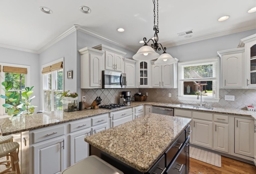 10245 BABBLING BROOK CV, Lakeland, Tennessee 38002, 5 Bedroom Bedrooms, 9 Room Rooms,3 BathroomBathrooms,Residential,For Sale,BABBLING BROOK,0,10221154