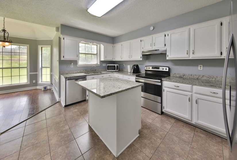 5461 SWEETWATER LN, Bartlett, Tennessee 38135, 3 Bedroom Bedrooms, 6 Room Rooms,2.1 BathroomBathrooms,Residential,For Sale,SWEETWATER,0,10223318