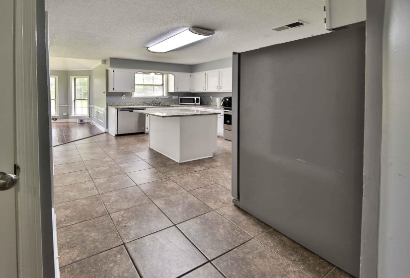 5461 SWEETWATER LN, Bartlett, Tennessee 38135, 3 Bedroom Bedrooms, 6 Room Rooms,2.1 BathroomBathrooms,Residential,For Sale,SWEETWATER,0,10223318