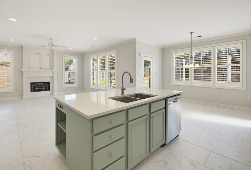 1817 LILES LN, Collierville, Tennessee 38017, 4 Bedrooms Bedrooms, 10 Rooms Rooms,3.1 BathroomsBathrooms,Residential,For Sale,LILES,10224861