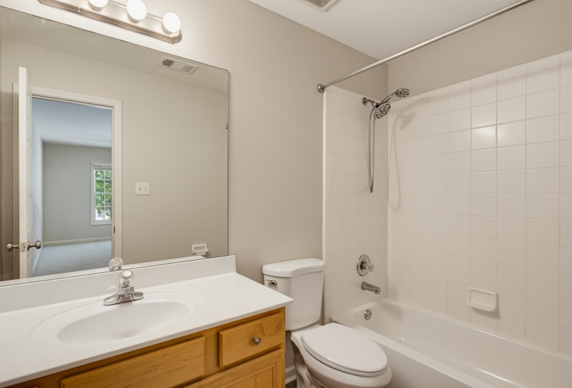1817 LILES LN, Collierville, Tennessee 38017, 4 Bedrooms Bedrooms, 10 Rooms Rooms,3.1 BathroomsBathrooms,Residential,For Sale,LILES,10224861
