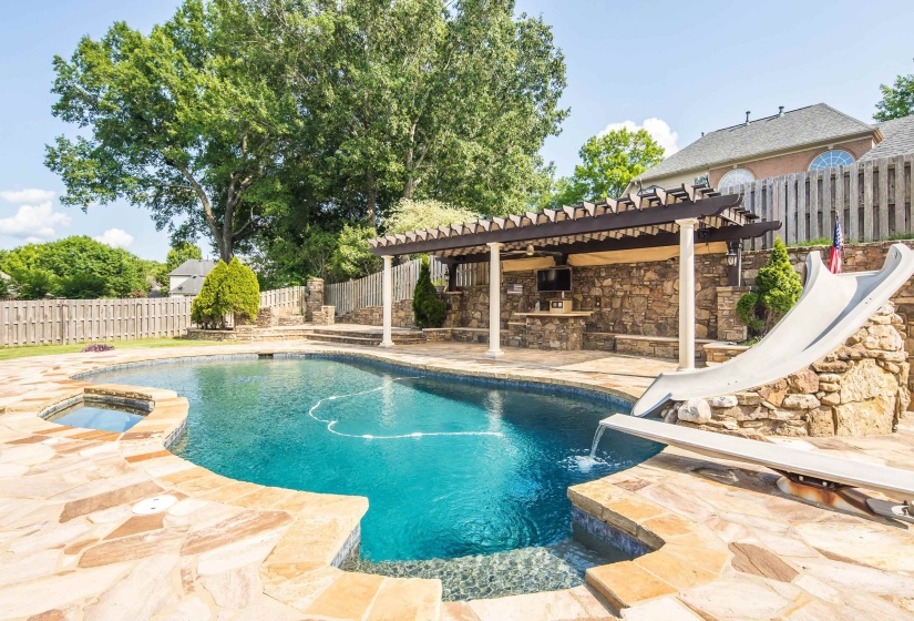 1817 LILES LN, Collierville, Tennessee 38017, 4 Bedrooms Bedrooms, 10 Rooms Rooms,3.1 BathroomsBathrooms,Residential,For Sale,LILES,10224861