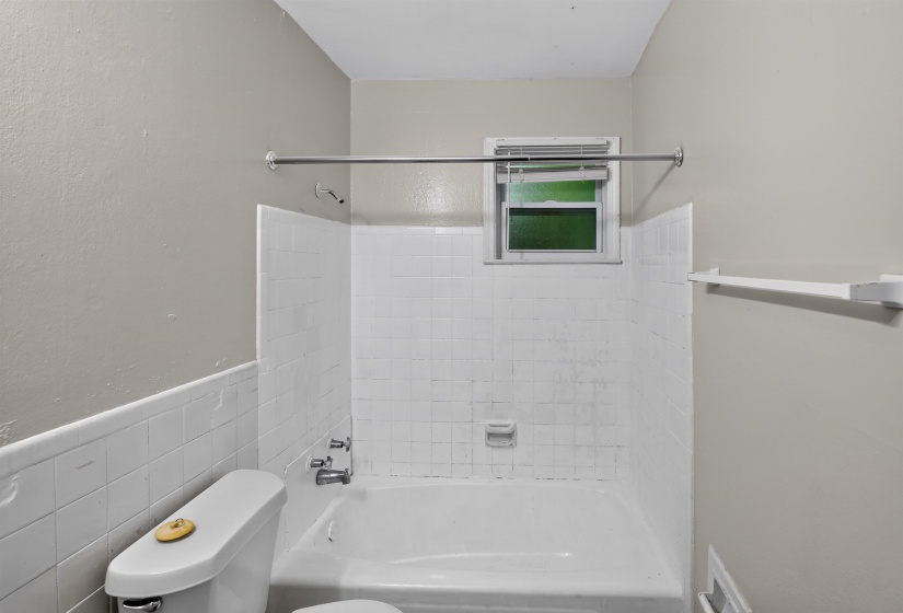 3994 LEECH RD, Memphis, Tennessee 38109, 3 Bedrooms Bedrooms, 6 Rooms Rooms,1 BathroomBathrooms,Residential,For Sale,LEECH,10224865
