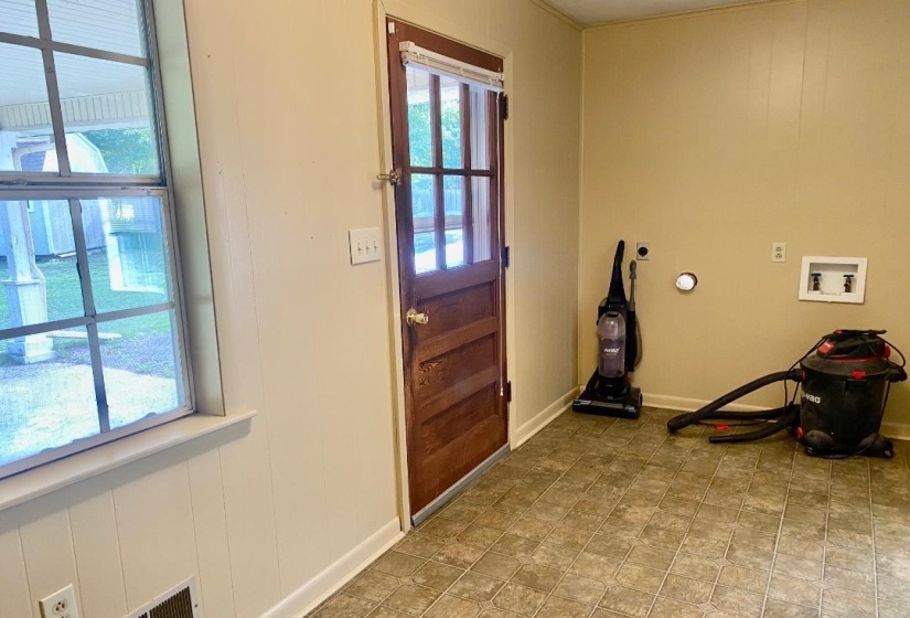 1535 CHRISTINE CV, Covington, Tennessee 38019, 3 Bedrooms Bedrooms, 9 Rooms Rooms,2 BathroomsBathrooms,Residential,For Sale,CHRISTINE,10224873